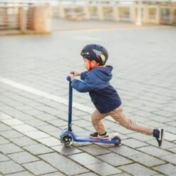 Micro Kickboard Micro Maxi Deluxe LED - Blue -BOARDGAMES Sales micro kickboard micro maxi deluxe led blue 6