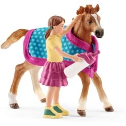 Schleich 42361 - Foal With Blanket